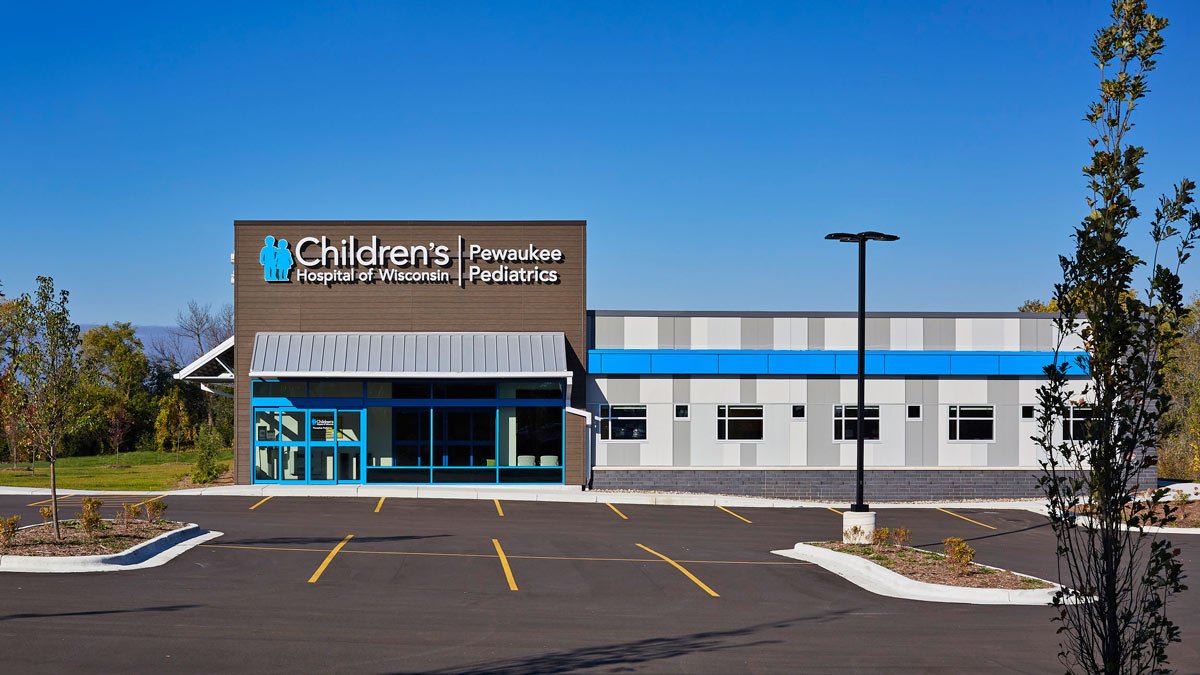 Children's Hospital of Wisconsin - Pewaukee exterior
