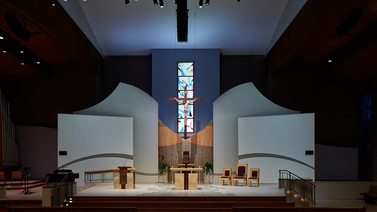 St Dennis interior