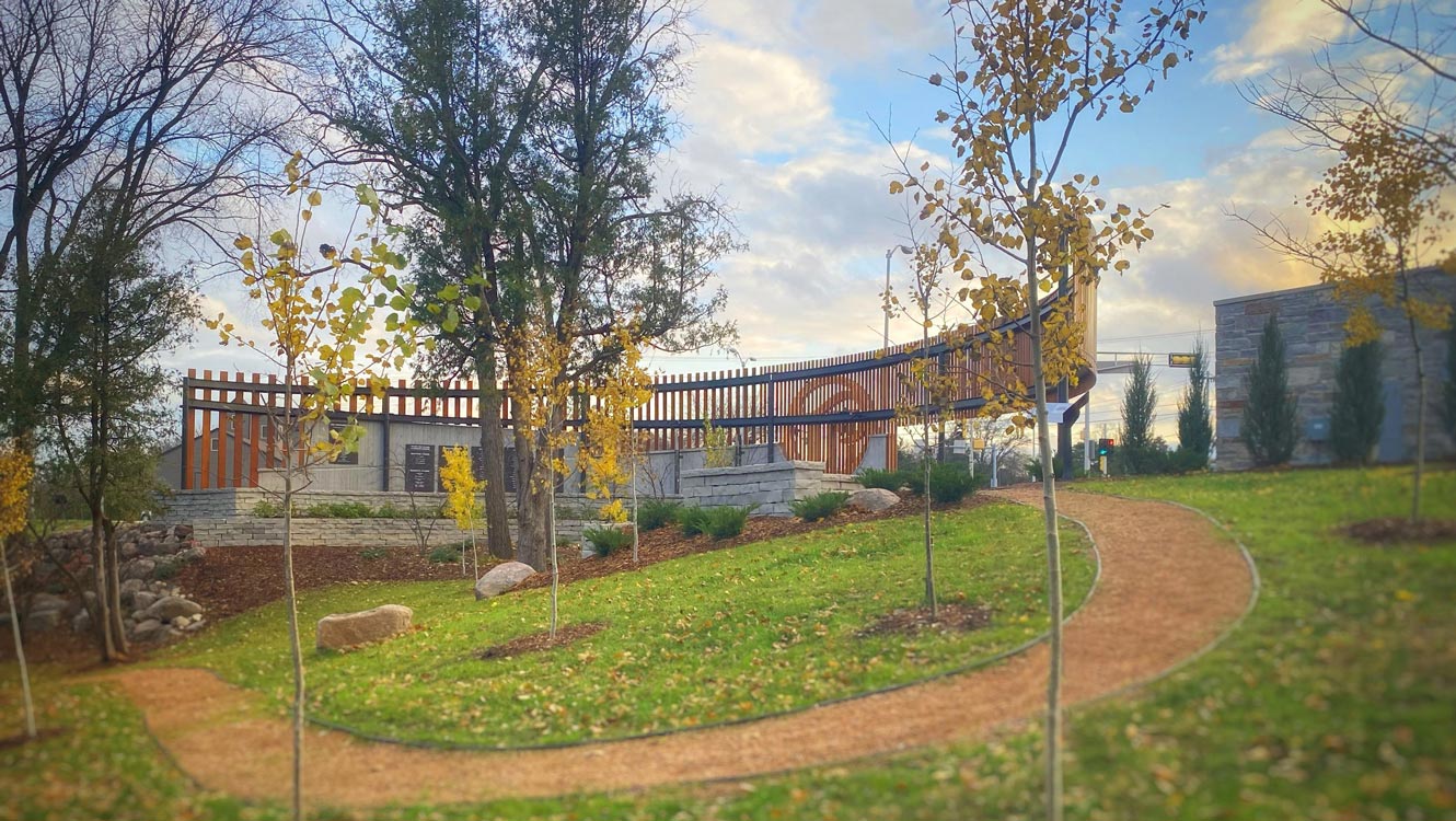 Mequon-Thiensville Gateway and path