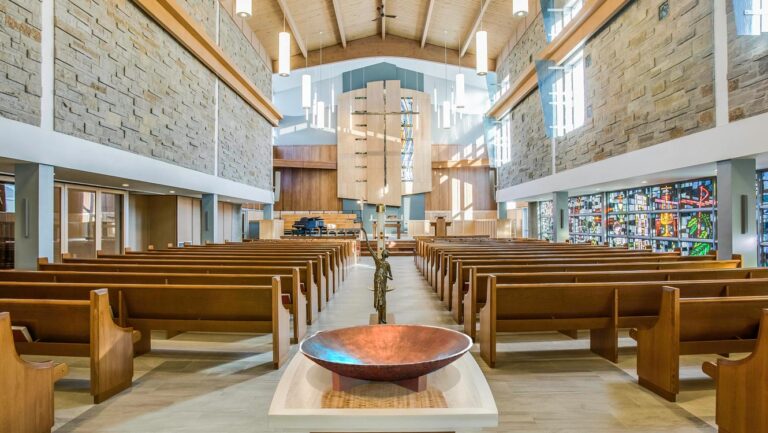 St Lukes interior