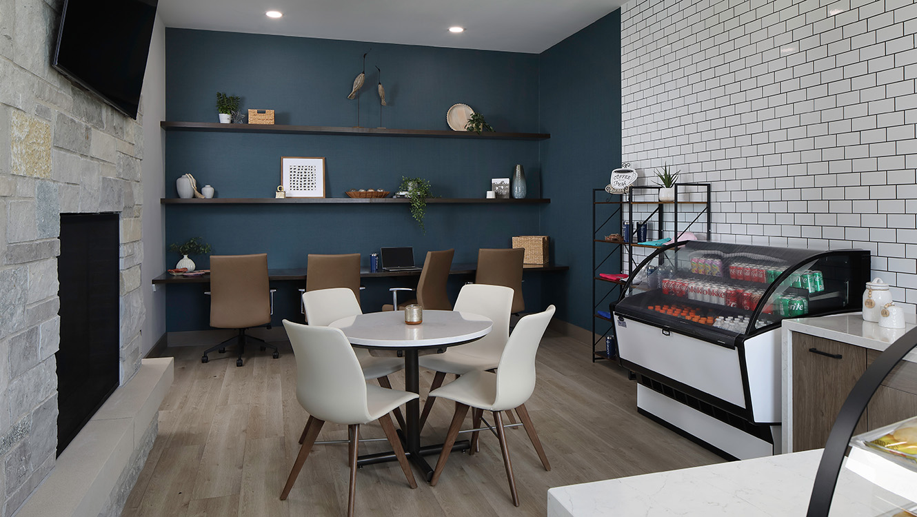 Slider-Cafe with Community Desk